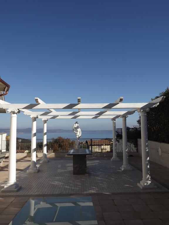 The White Villa Брачано Екстериор снимка